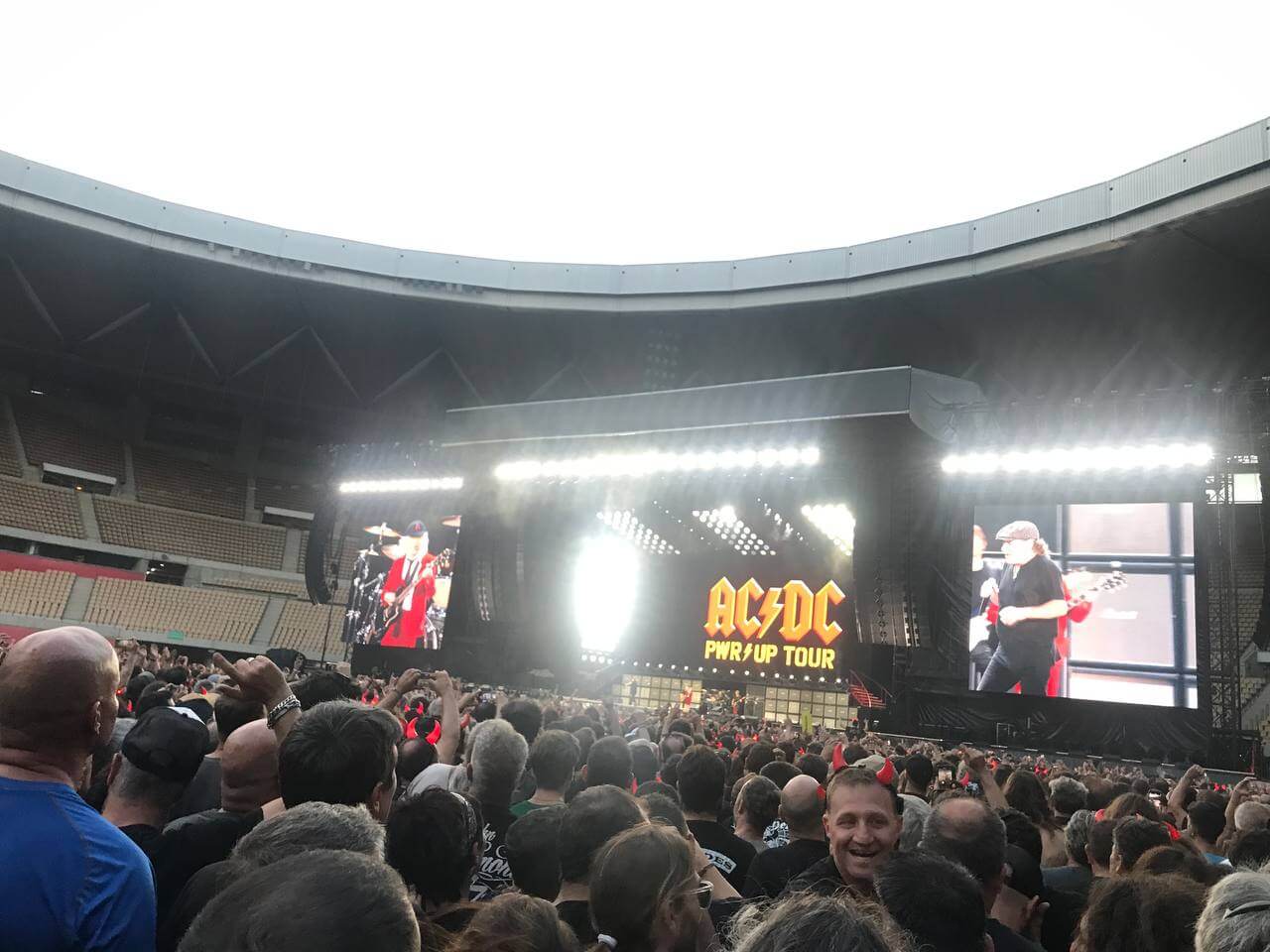 acdc sevilla